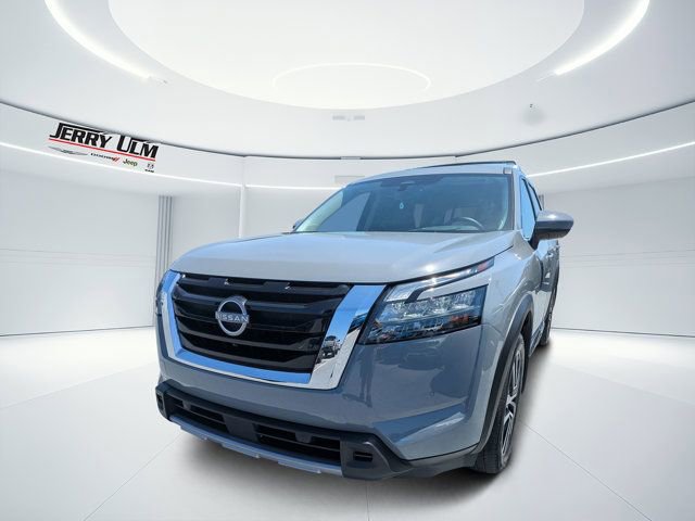 Used 2025 Nissan Pathfinder Platinum w/ Cargo Package FWD image 6