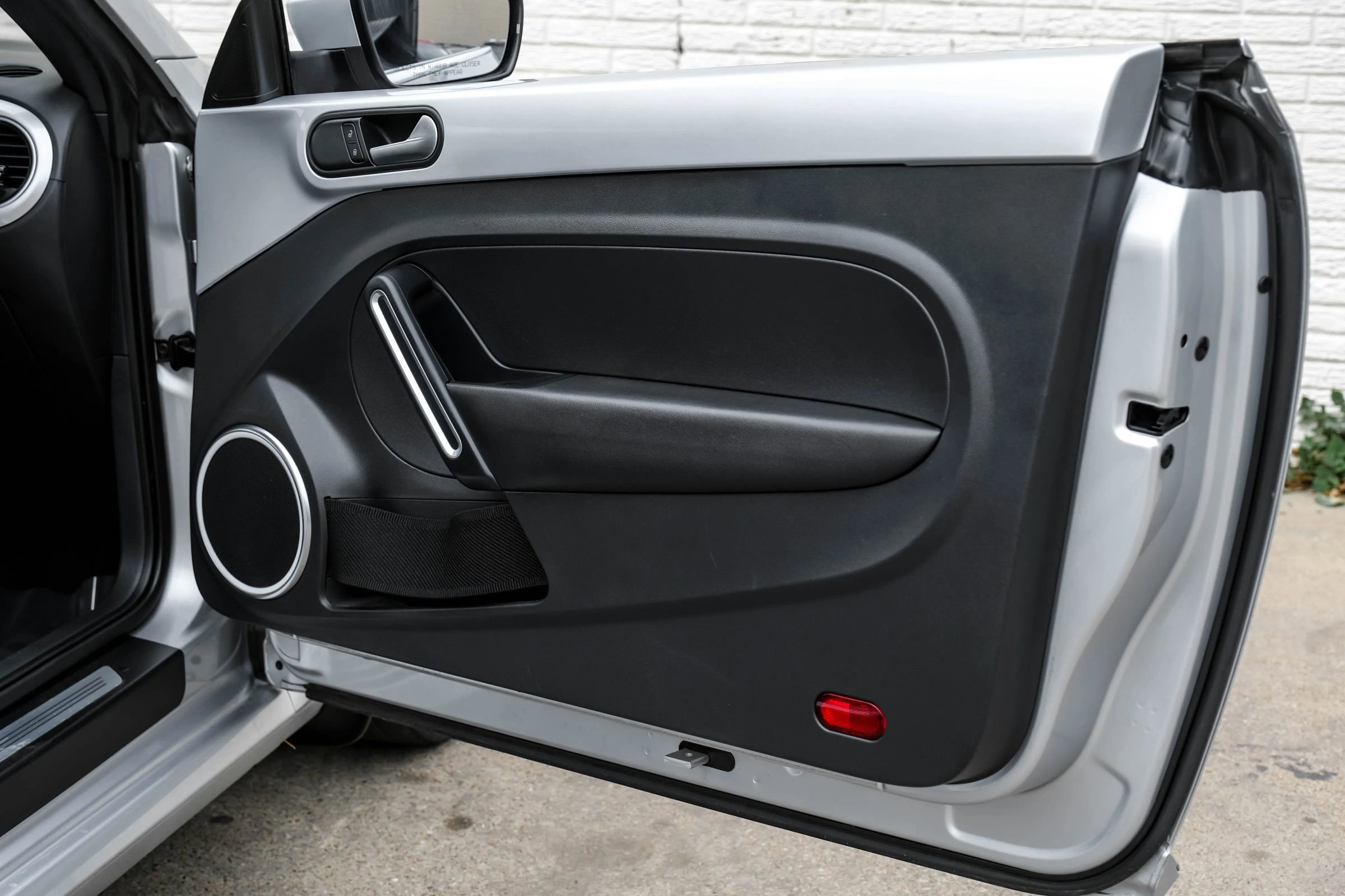 Used 2013 Volkswagen Beetle 2.5 image 34