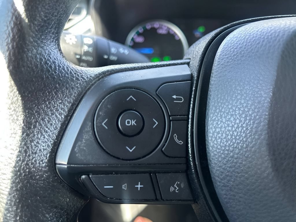 Used 2021 Toyota RAV4 XLE AWD/4WD image 23