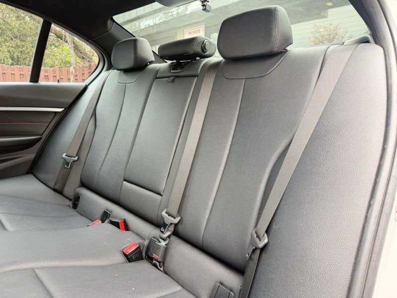 Used 2017 BMW 330i xDrive Sedan AWD/4WD image 16
