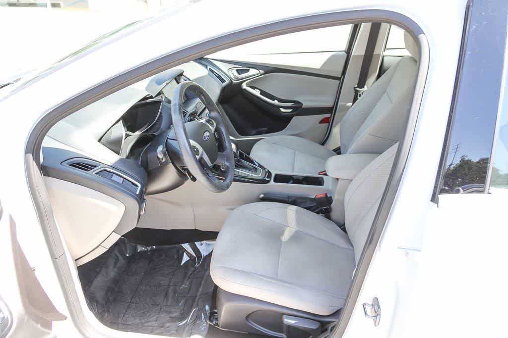 Used 2017 Ford Focus Electric Hatchback FWD image 17