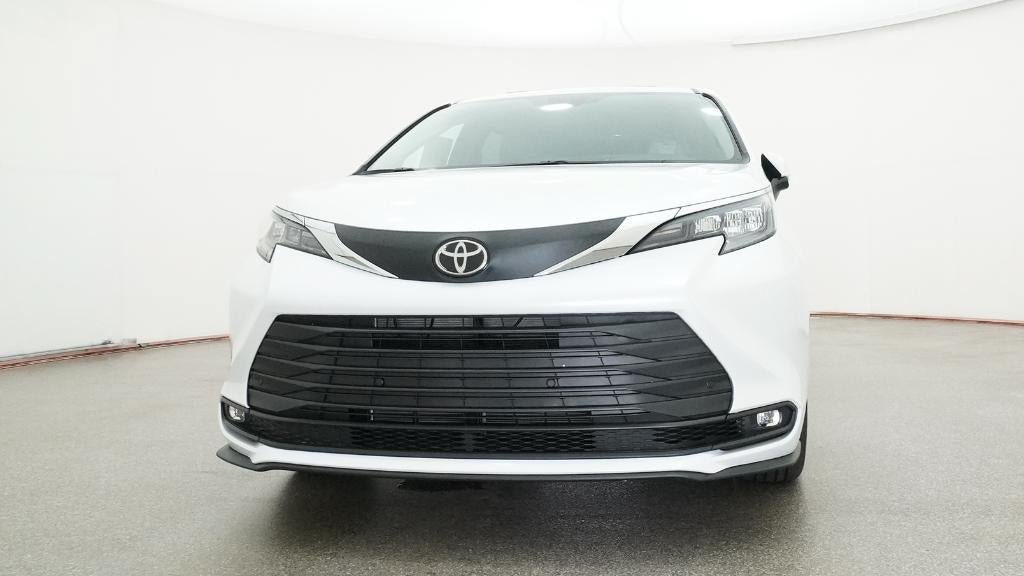 New 2026 Toyota Sienna XLE FWD image 31