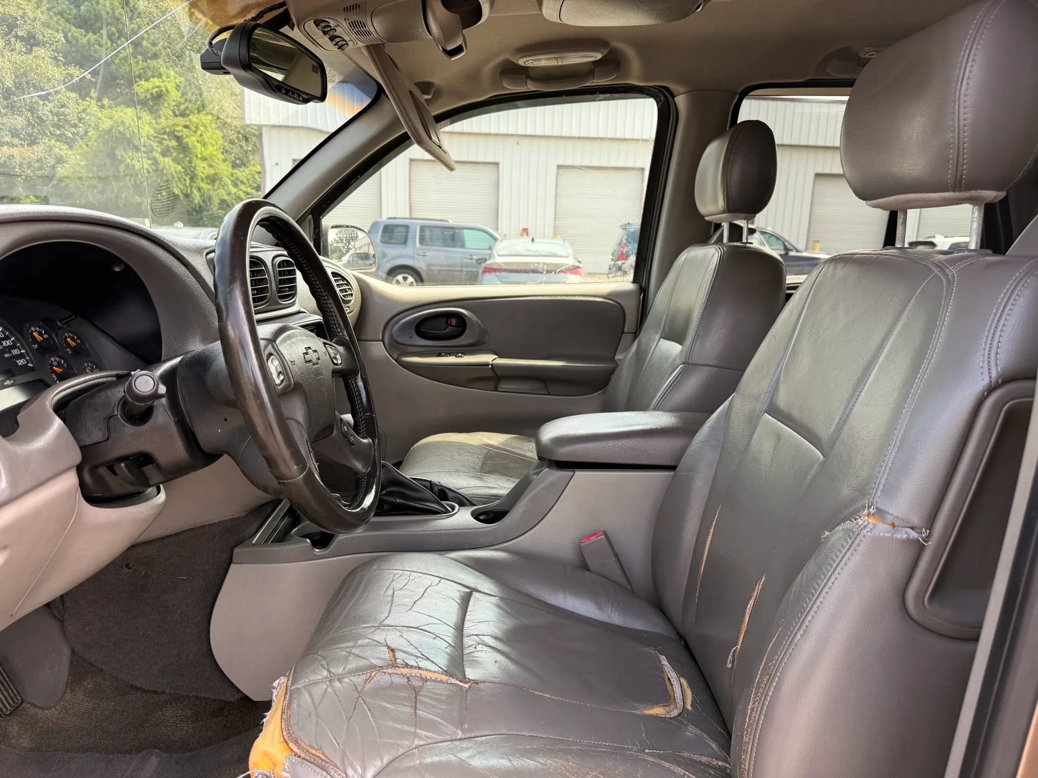 Used 2003 Chevrolet TrailBlazer LT w/ Preferred Equipment Group RWD image 2