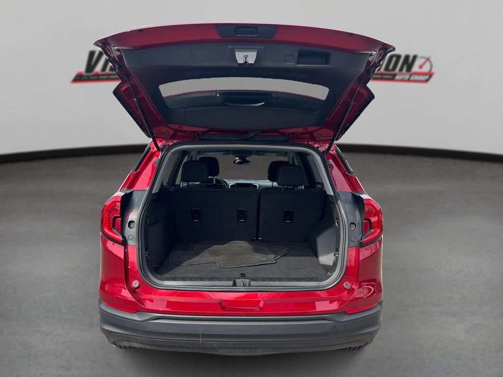 Used 2023 GMC Terrain SLE image 11