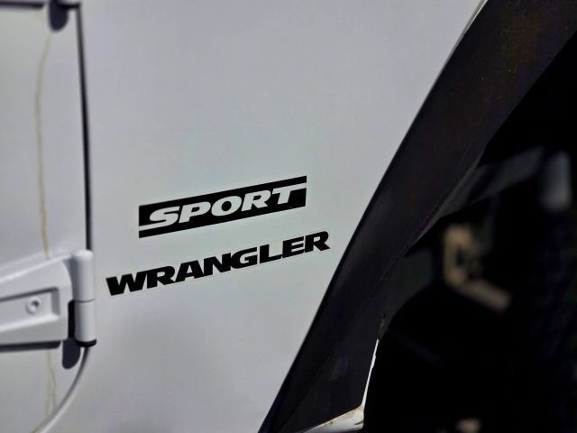 Used 2013 Jeep Wrangler Sport AWD/4WD image 11