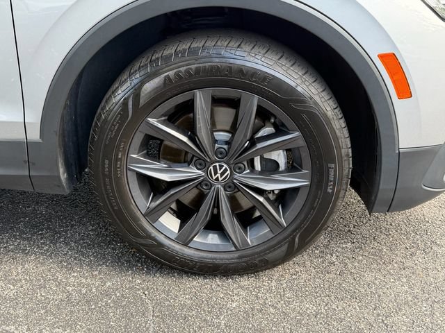 Used 2022 Volkswagen Tiguan SE w/ Panoramic Sunroof Package AWD/4WD image 20