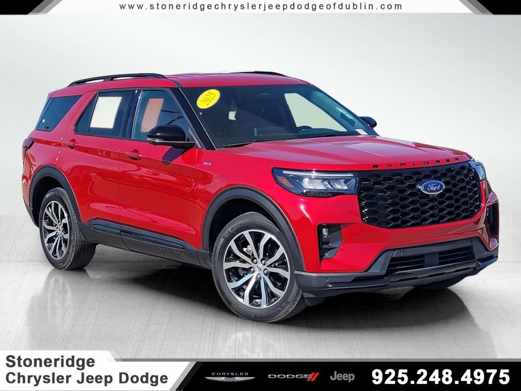Used 2025 Ford Explorer ST-Line image 1
