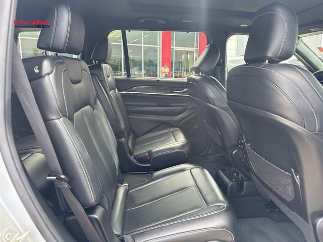Used 2024 Jeep Grand Cherokee L Limited w/ Luxury Tech Group II AWD/4WD image 9