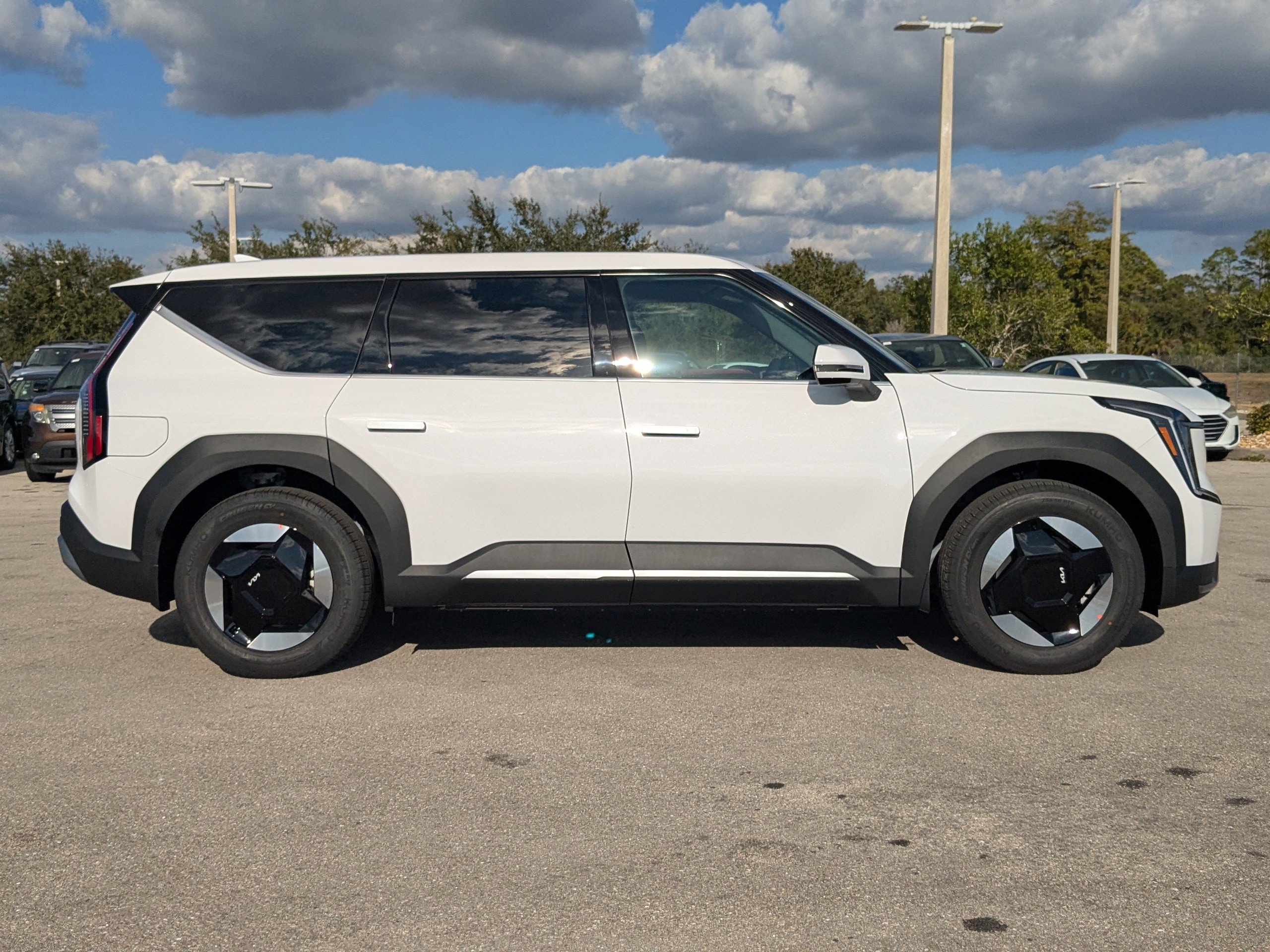 New 2026 Kia EV9 Light RWD image 4