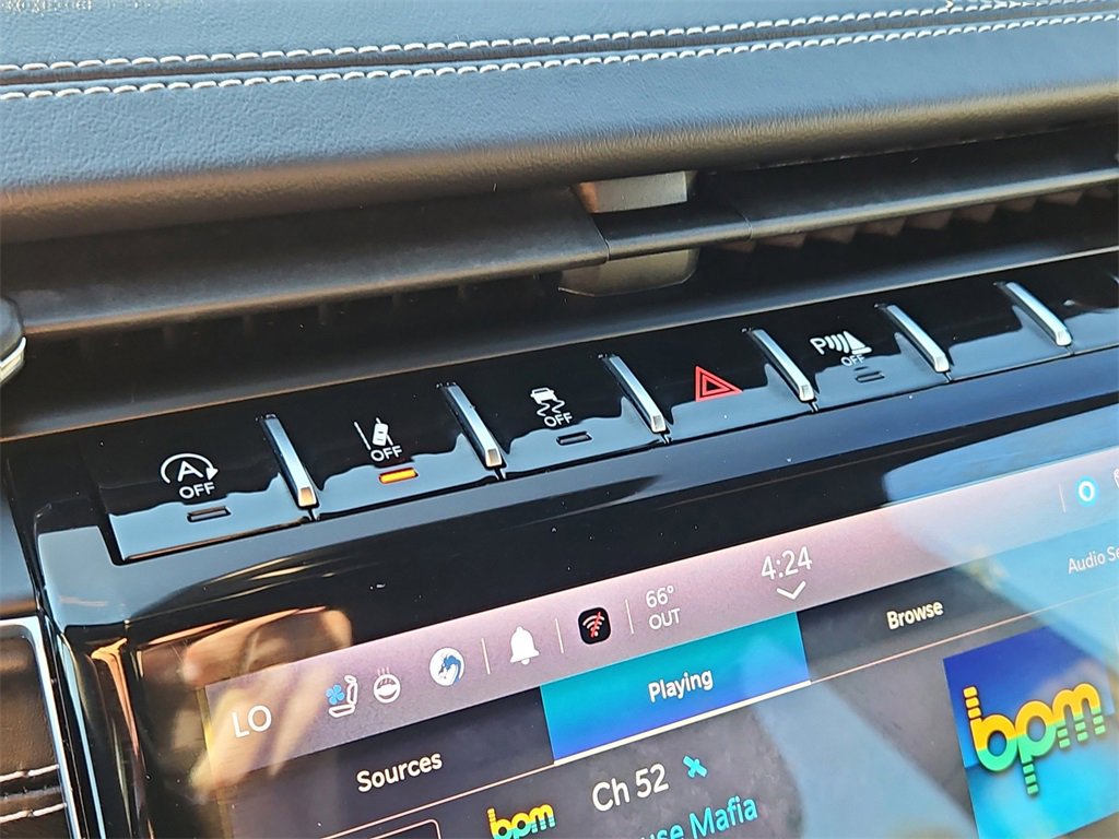 Used 2022 Jeep Grand Cherokee Overland w/ Luxury Tech Group IV image 18