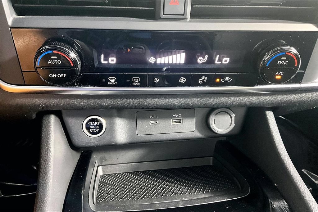 Used 2023 Nissan Rogue SV AWD/4WD image 32