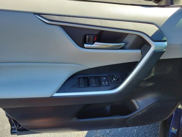 Used 2019 Toyota RAV4 XLE w/ Convenience Package image 22