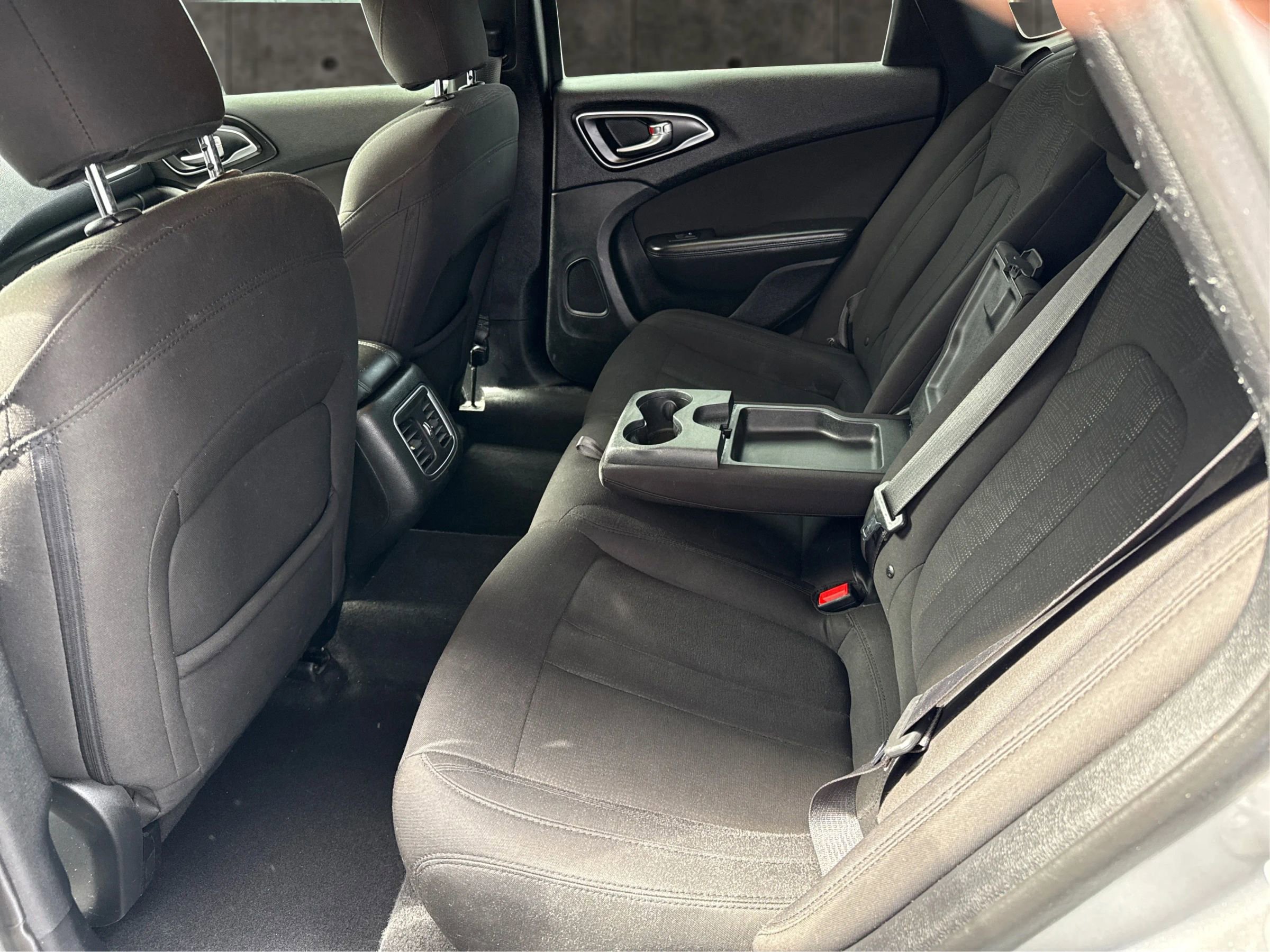 Used 2015 Chrysler 200 Limited w/ Comfort Group image 10