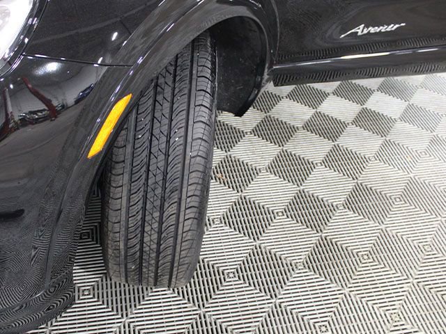 Used 2024 Buick Encore GX Avenir w/ Avenir Technology Package image 17