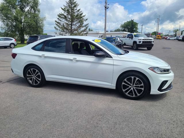 Used 2025 Volkswagen Jetta Sport FWD image 5