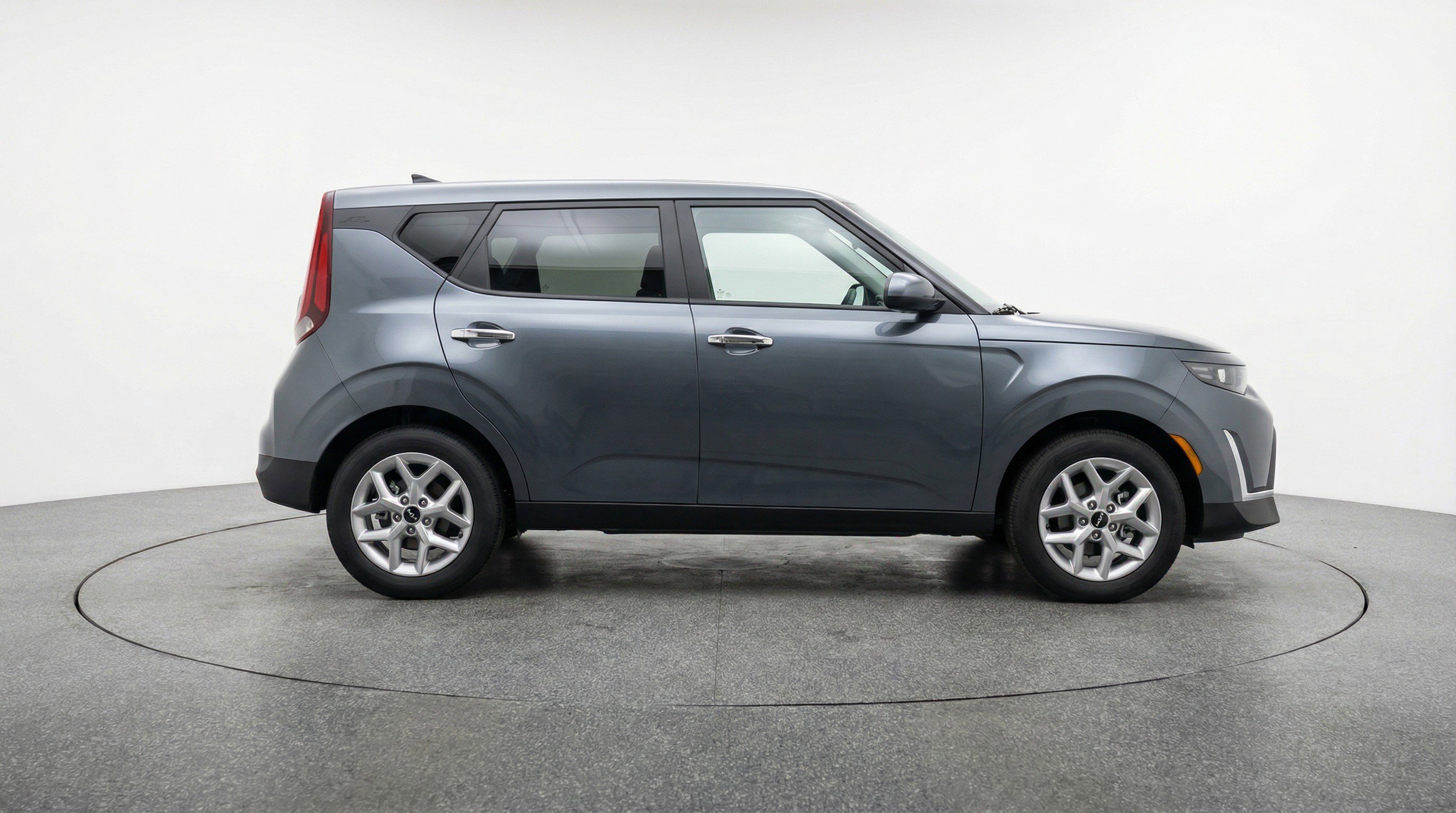Used 2025 Kia Soul LX w/ LX Technology Package image 11