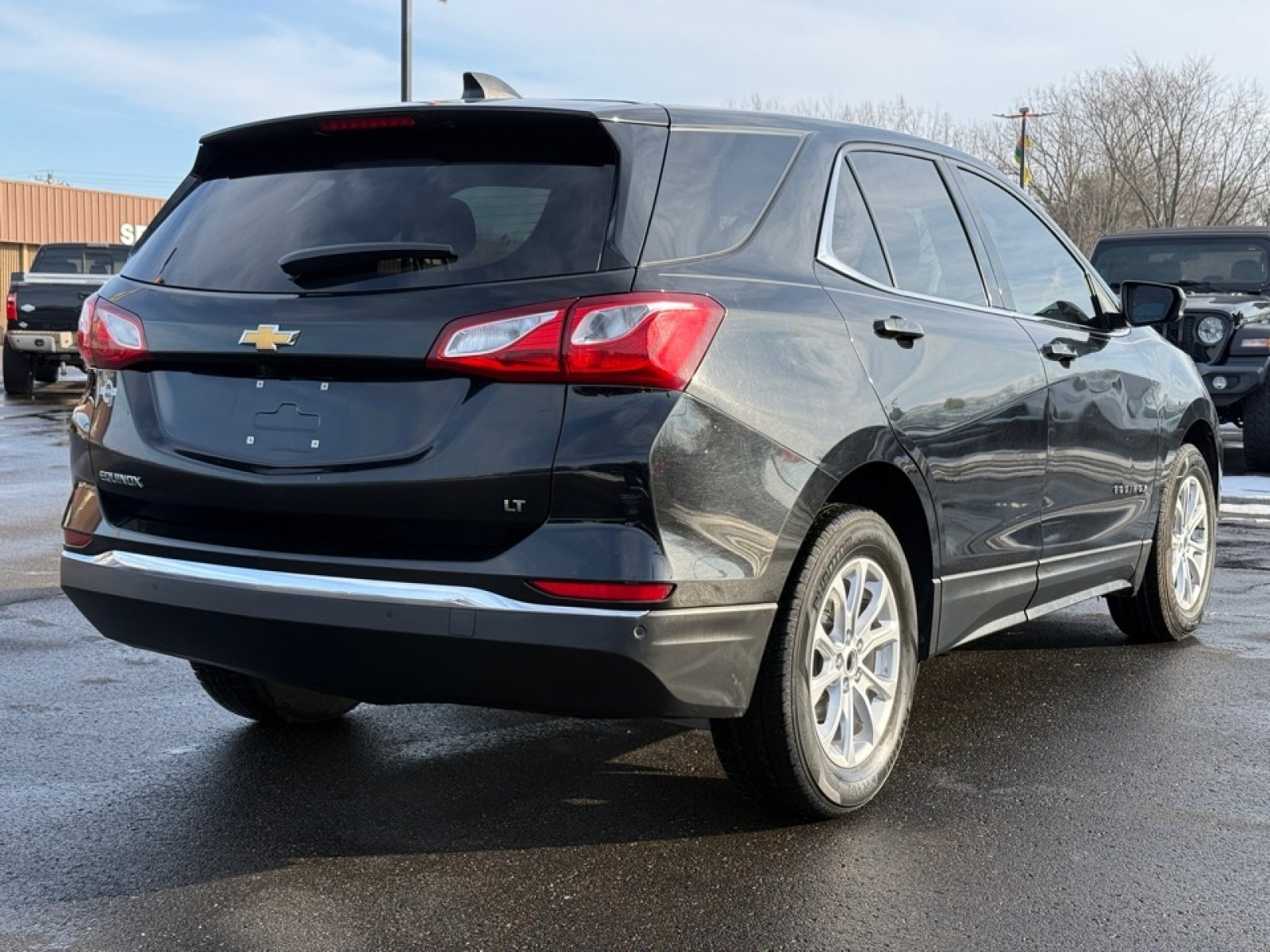 Used 2020 Chevrolet Equinox LT w/ Driver Convenience Package image 8