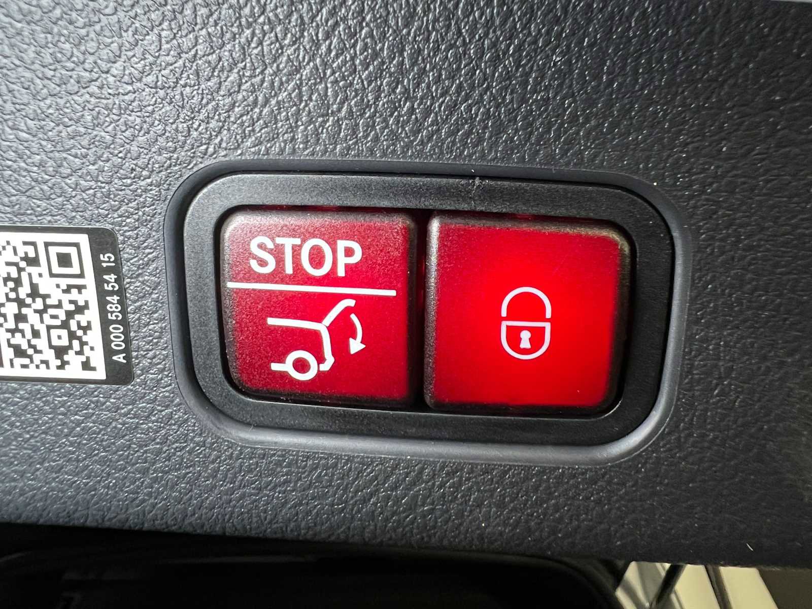 New 2025 Mercedes-Benz GLC 300 4MATIC image 16