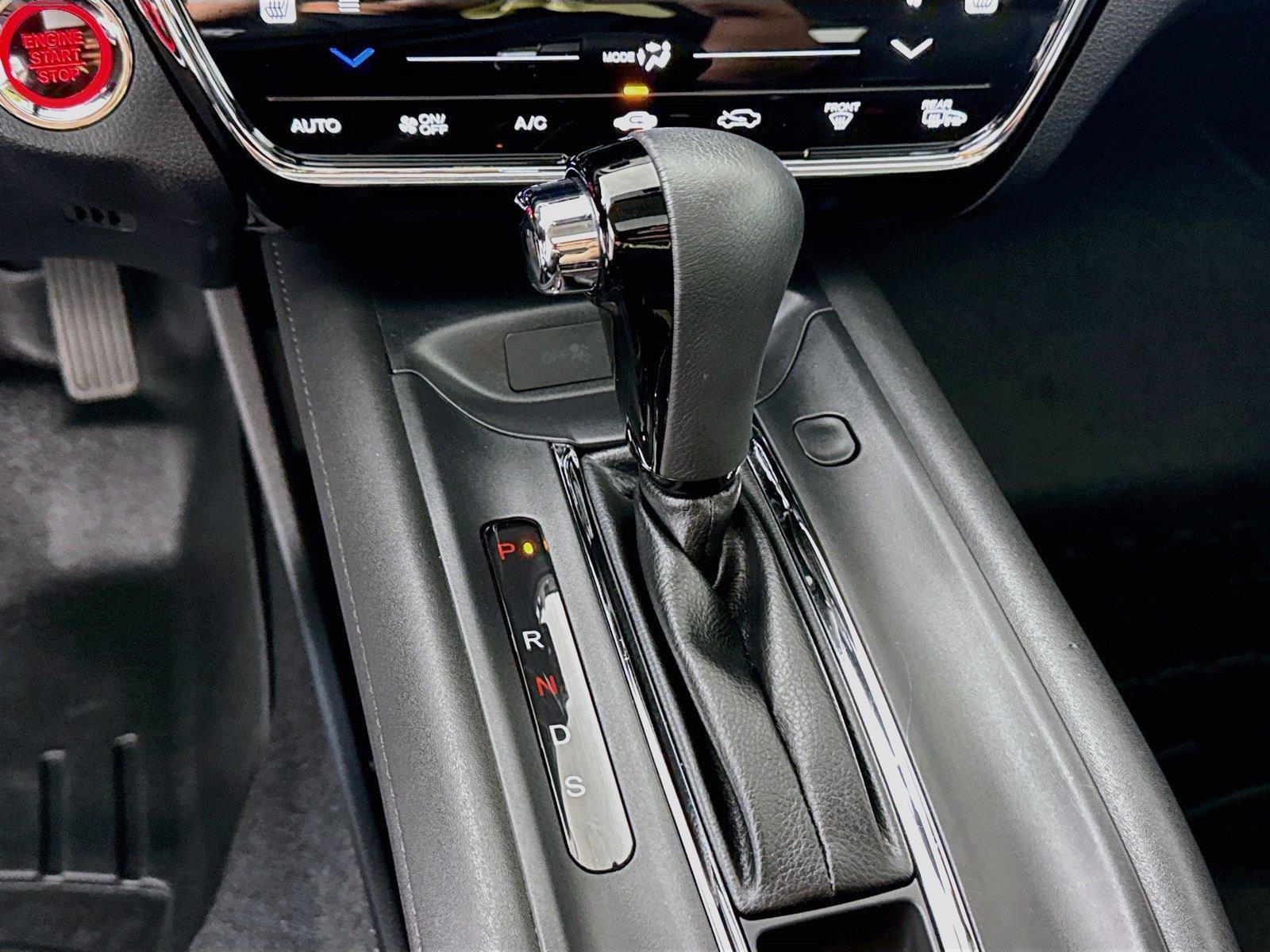 Used 2020 Honda HR-V Touring image 15