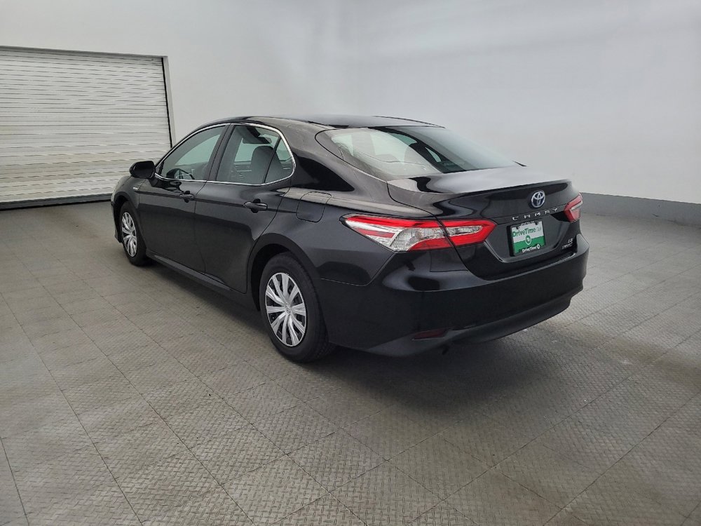Used 2018 Toyota Camry LE image 5