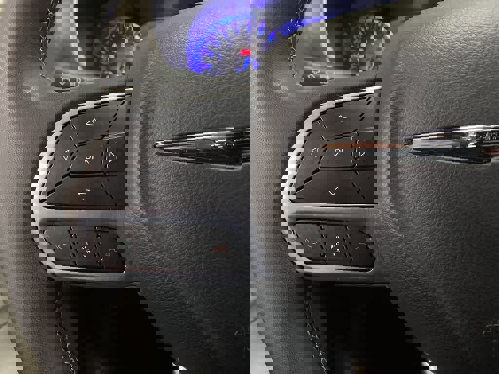 Used 2024 Chrysler Pacifica Touring-L image 20