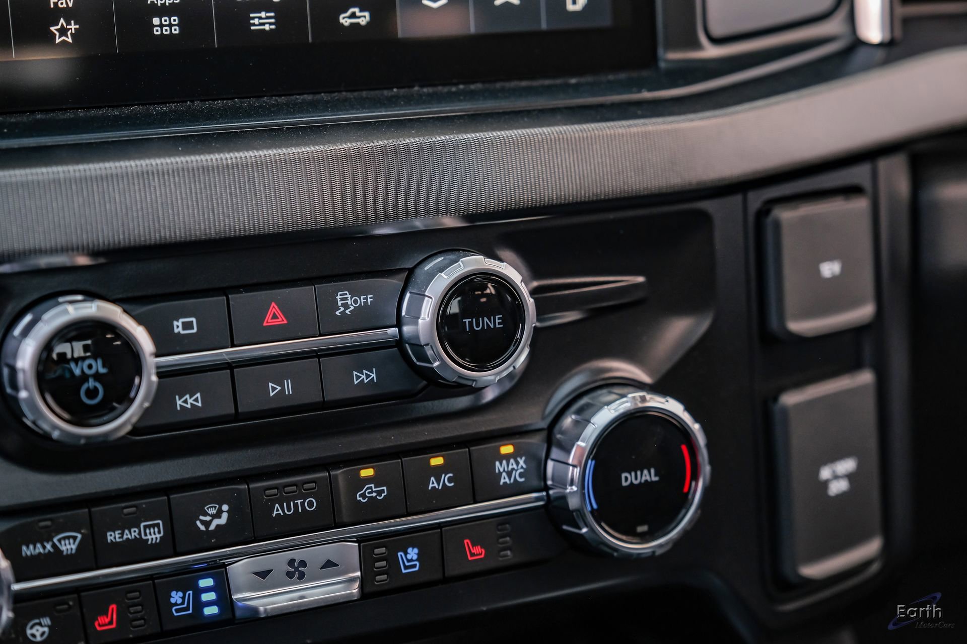 Used 2026 Ford F450 Platinum w/ FX4 Off-Road Package image 75