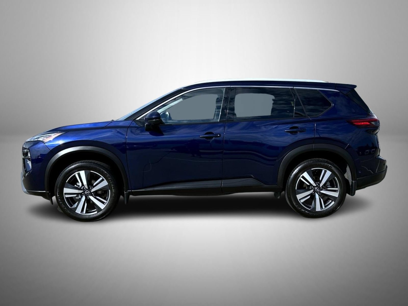 Used 2025 Nissan Rogue SL AWD/4WD image 8