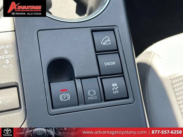 Used 2023 Toyota Highlander LE AWD/4WD image 38