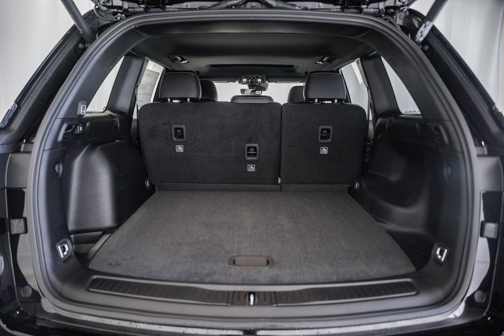 New 2025 Jeep Grand Cherokee 4WD image 9