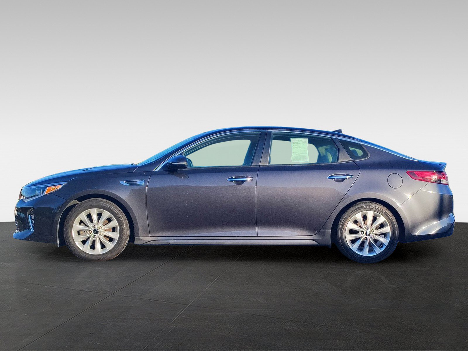 Used 2018 Kia Optima S FWD image 8