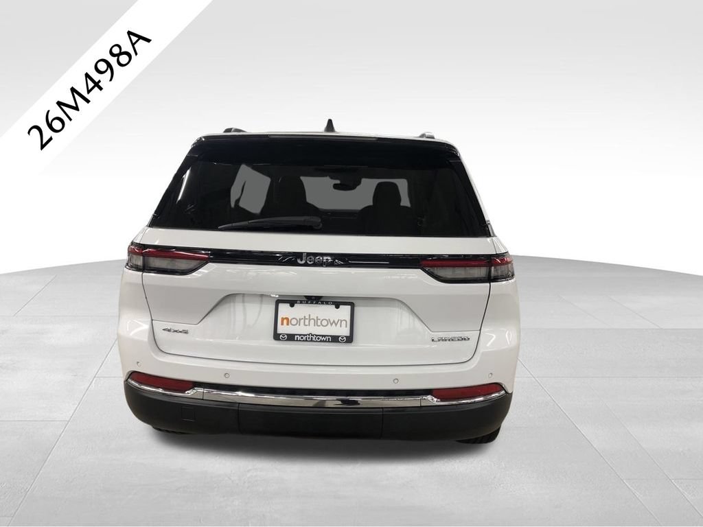 Used 2024 Jeep Grand Cherokee Laredo AWD/4WD image 30