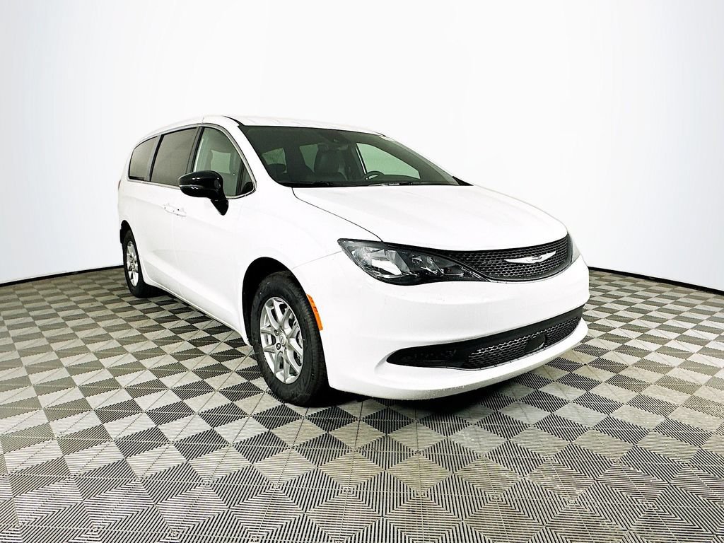 New 2026 Chrysler Voyager LX FWD video 2