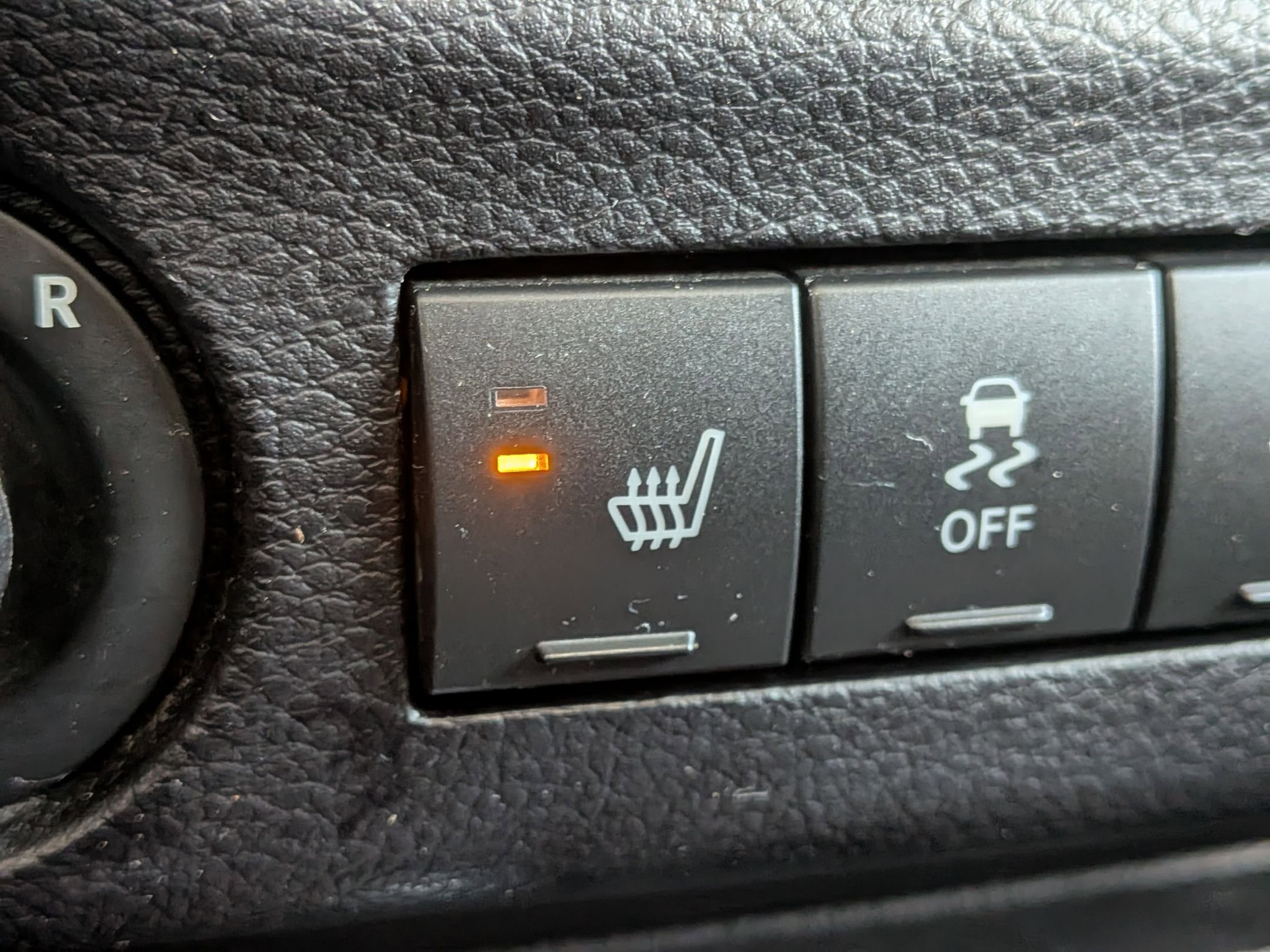 Used 2017 Jeep Wrangler Unlimited Sahara w/ Connectivity Group image 19