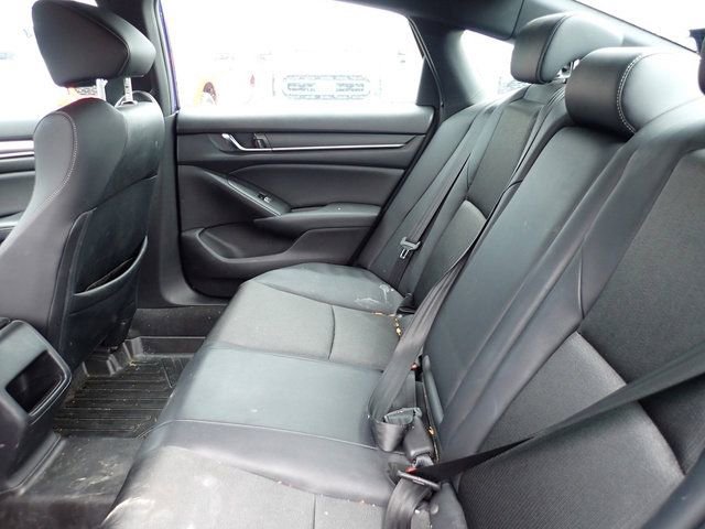 Used 2018 Honda Accord Sport image 11