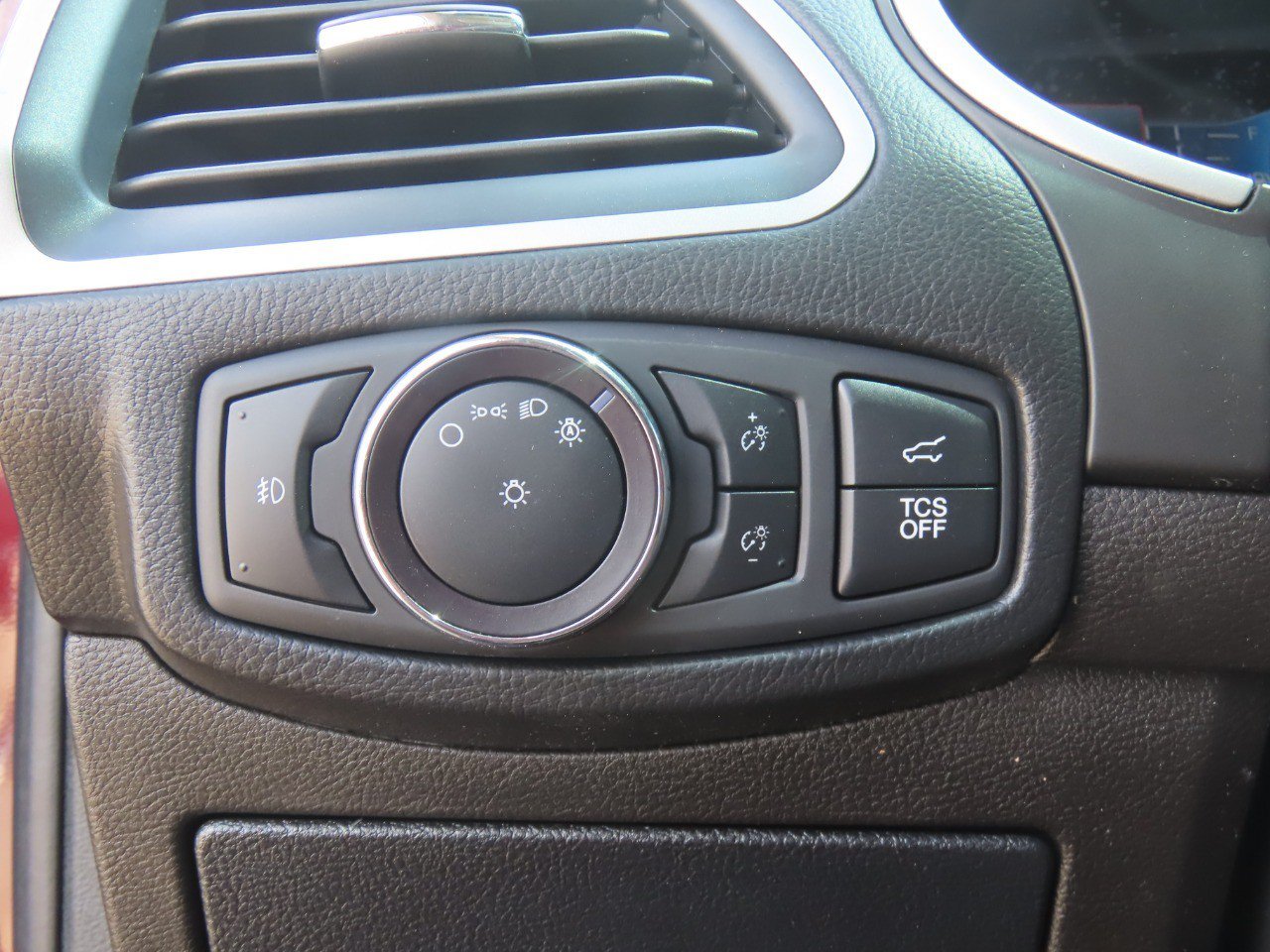Used 2020 Ford Edge SEL w/ Convenience Package FWD image 27