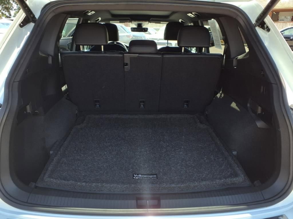 Used 2022 Volkswagen Tiguan SEL R-Line image 6