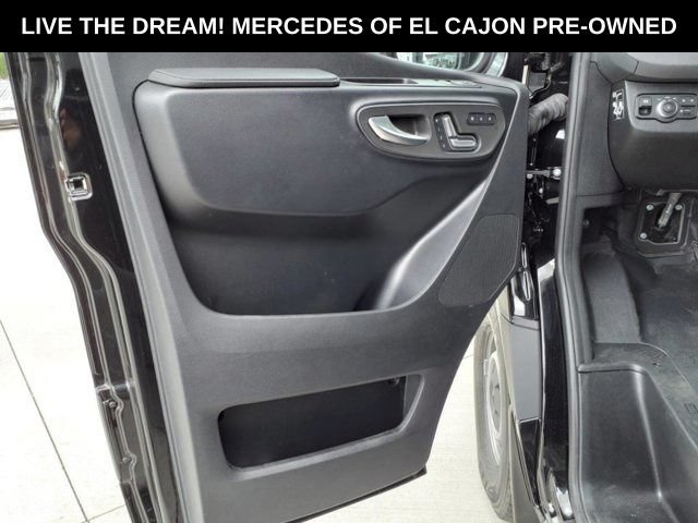 Used 2023 Mercedes-Benz Sprinter 2500 image 12