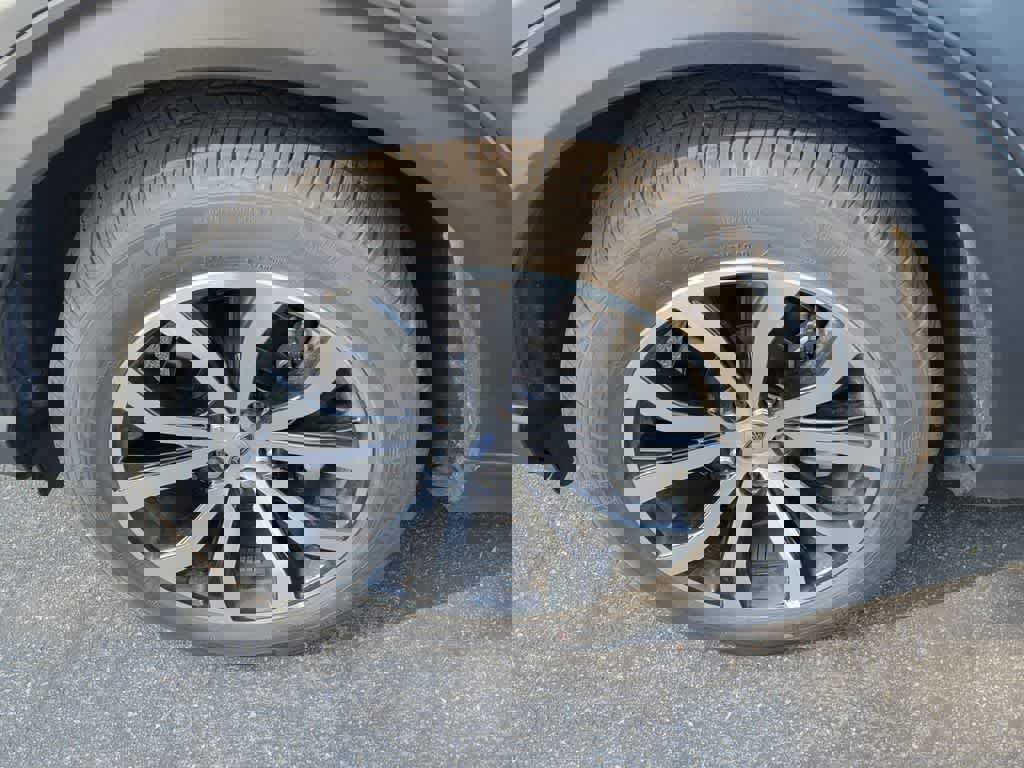 Used 2025 Ford Explorer ST-Line image 2