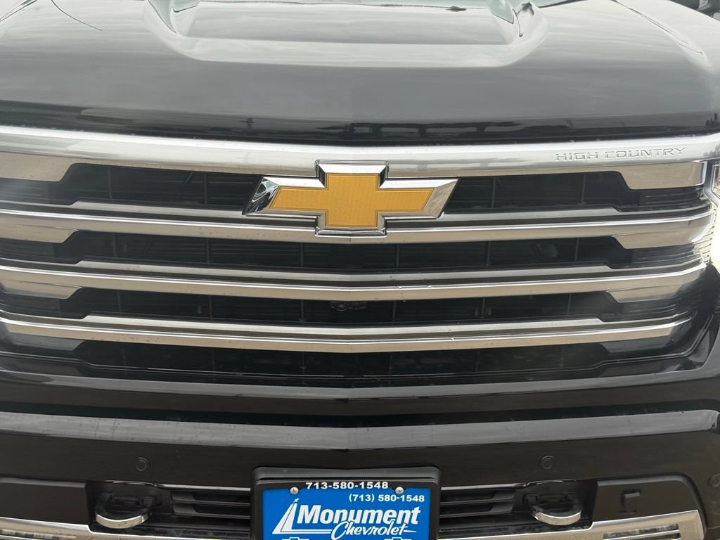 Used 2026 Chevrolet Silverado 1500 High Country w/ Technology Package RWD image 4
