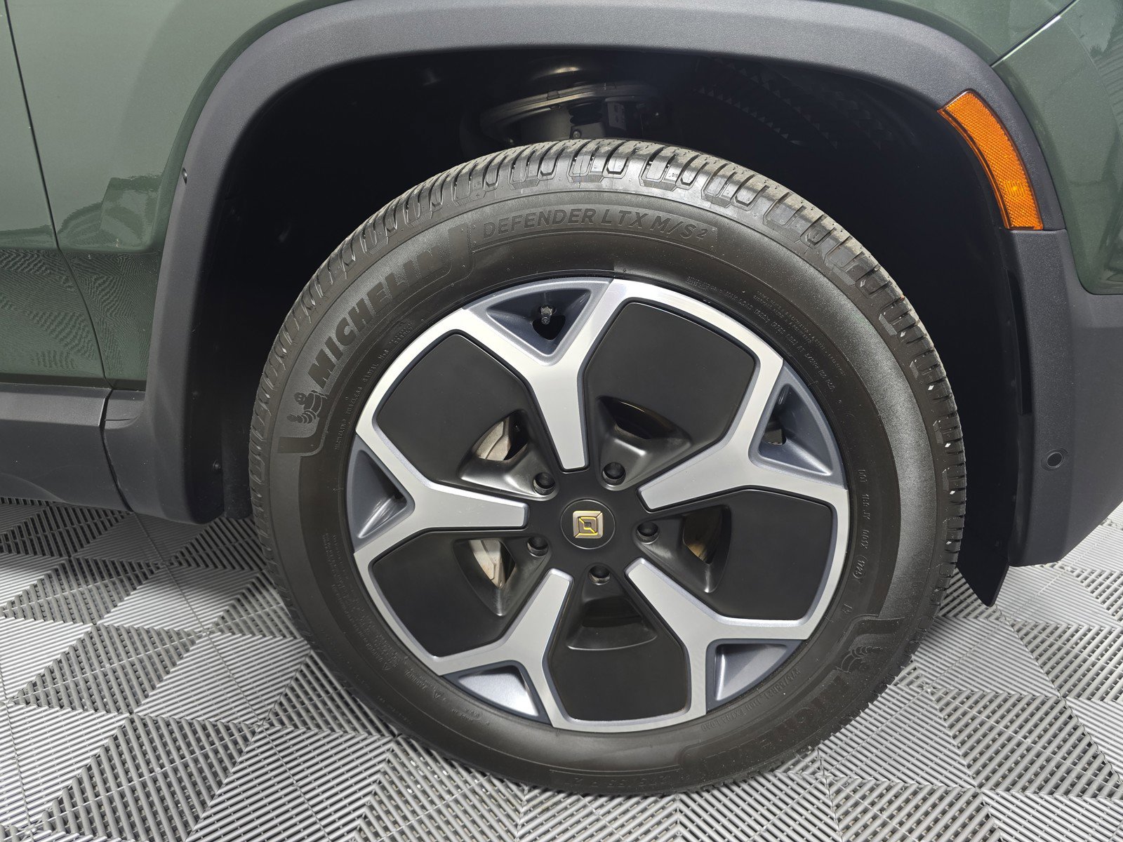 Used 2024 Rivian R1S Adventure AWD/4WD image 11