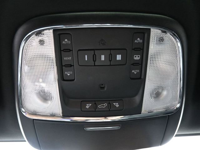 Used 2014 Jeep Grand Cherokee SRT8 w/ Luxury Group II image 29