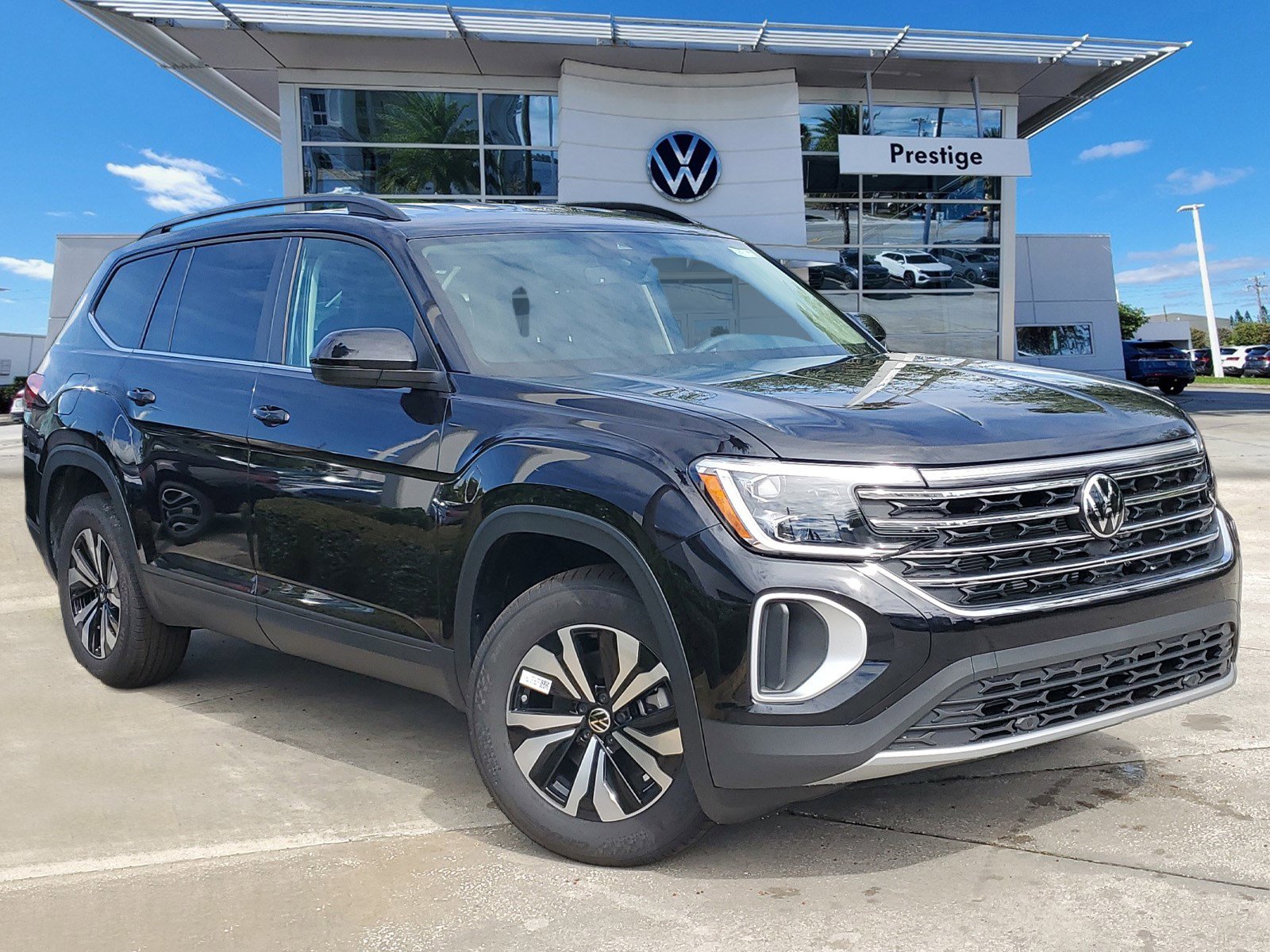 New 2026 Volkswagen Atlas SE image 1
