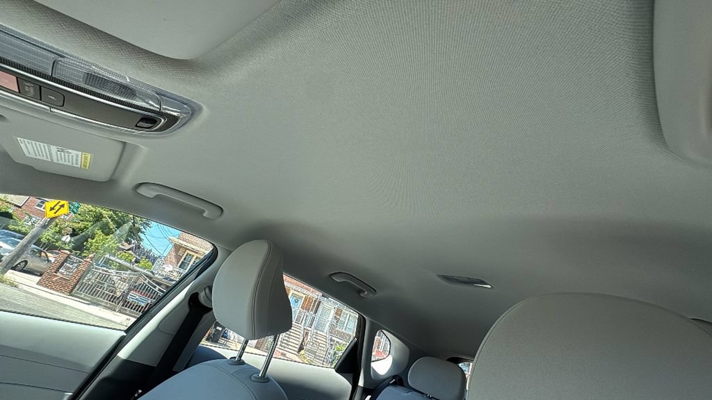Used 2024 Hyundai Kona SE AWD/4WD image 13