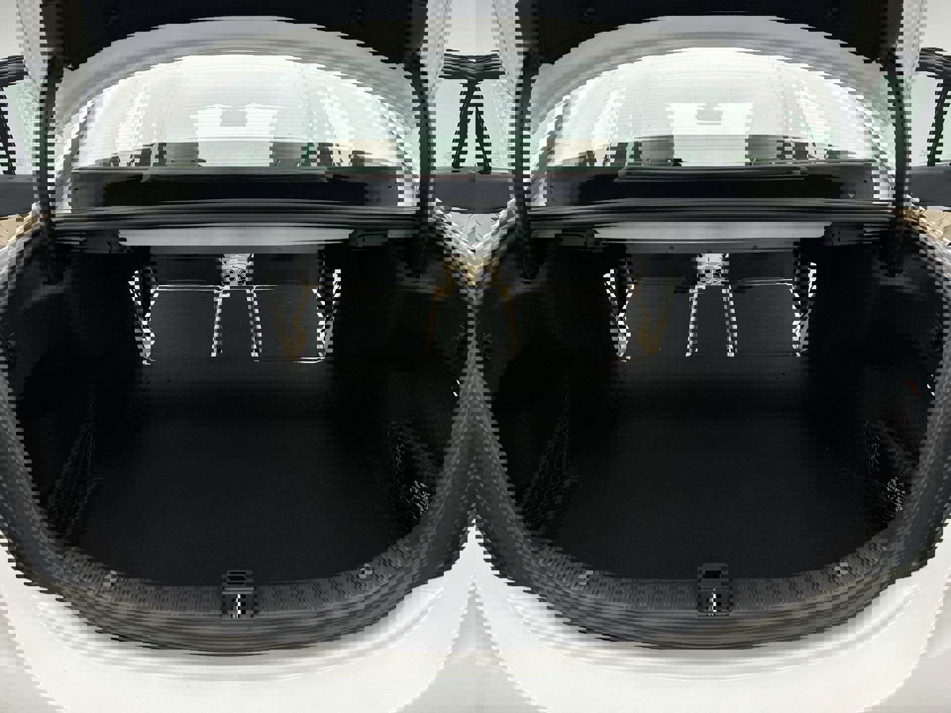 Used 2019 Mercedes-Benz C 300 4MATIC Sedan image 22