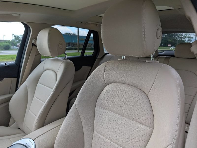 Used 2018 Mercedes-Benz GLC 300 4MATIC image 15