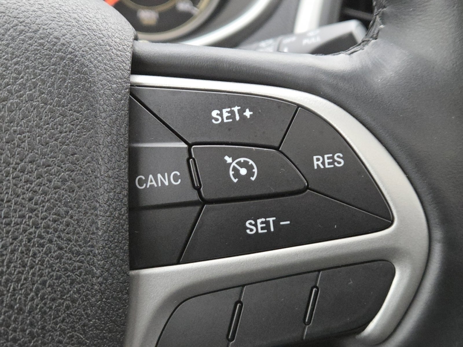 Used 2014 Jeep Cherokee Latitude w/ Comfort/Convenience Group image 9