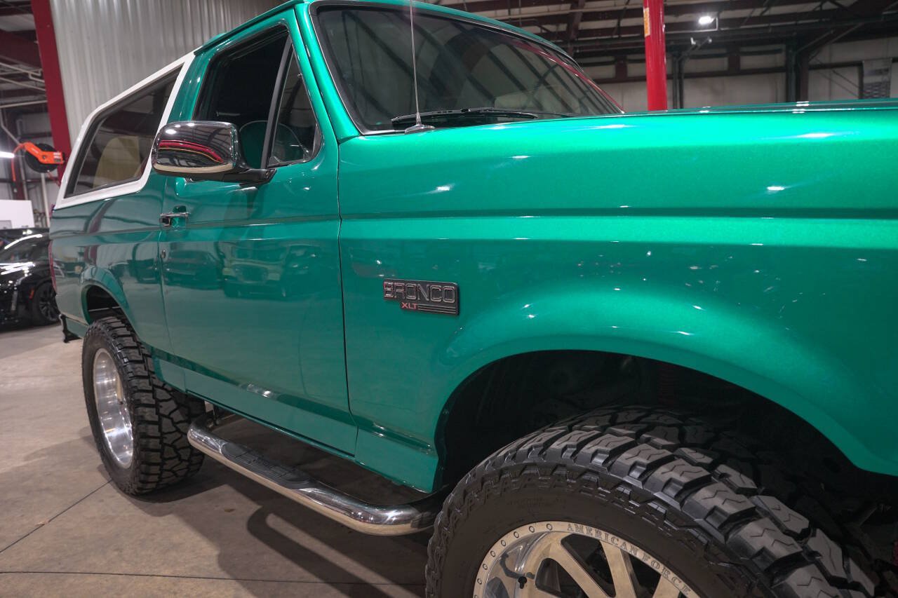 Used 1995 Ford Bronco XLT AWD/4WD image 28
