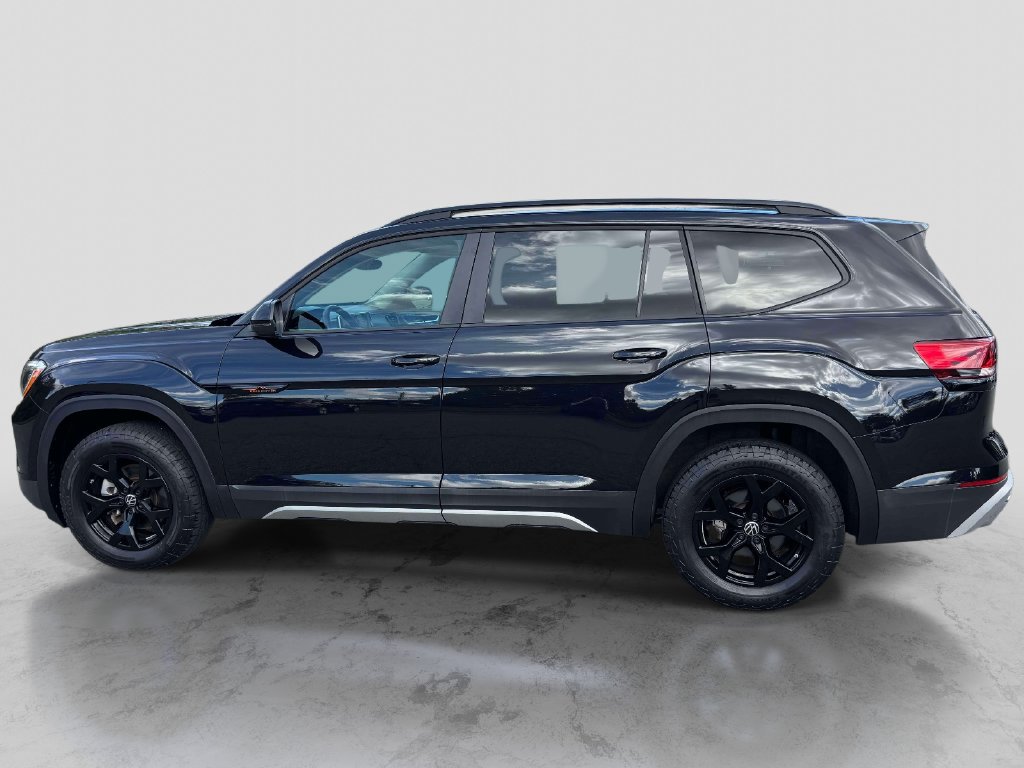Certified 2024 Volkswagen Atlas Peak Edition SE AWD/4WD image 2