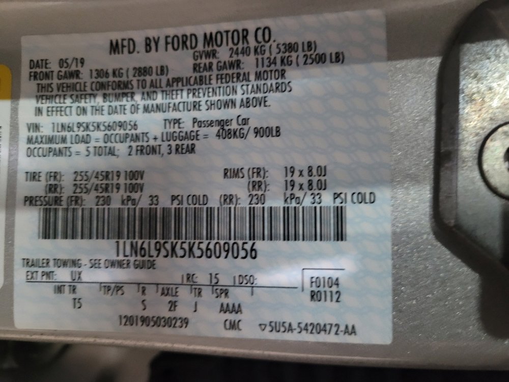 Used 2019 Lincoln Continental Select w/ Continental Climate Package image 33