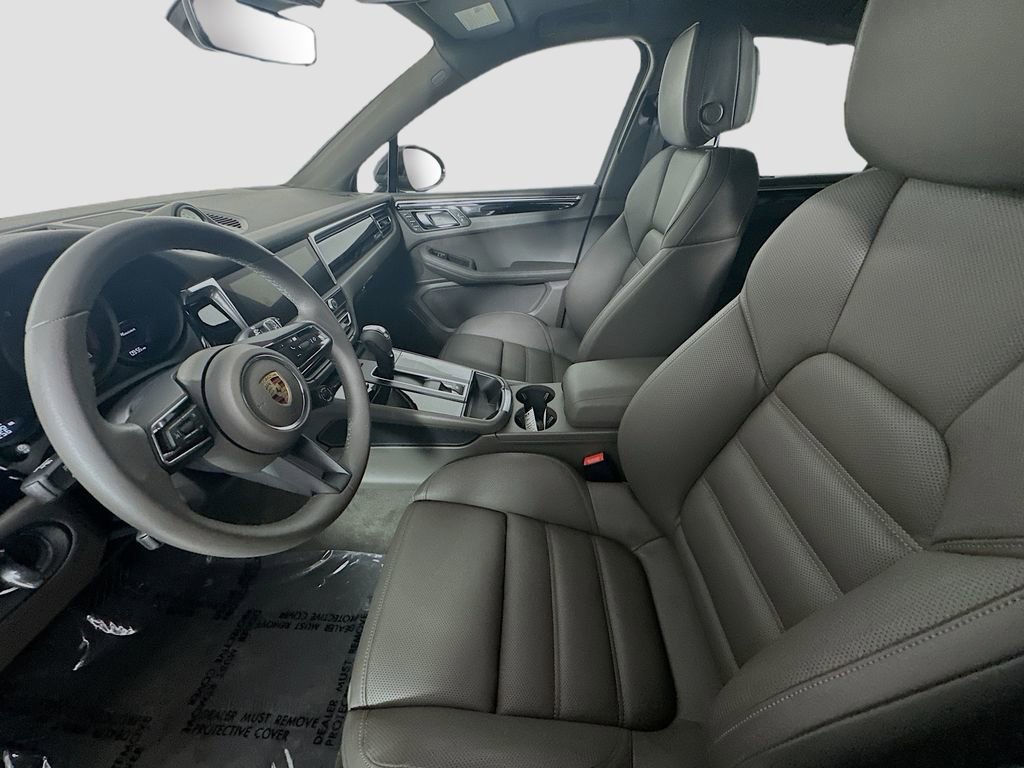 New 2026 Porsche Macan Turbo AWD/4WD image 5